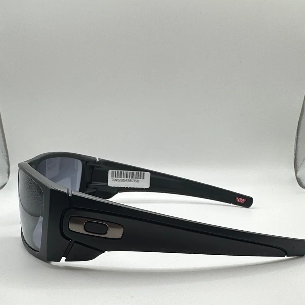 Oakley Black and Gray Sunglasses OO9096 No Case